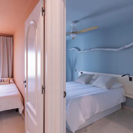 Ocean View 2 Bedrooms Flat - Air Conditioning & Free Parking & Wi-fi Daire *