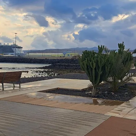 Daire Ocean View 2 Bedrooms Flat - Air Conditioning & Free Parking & Wi-fi *