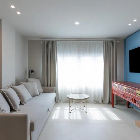 Ocean View 2 Bedrooms Flat - Air Conditioning & Free Parking & Wi-fi Daire *
