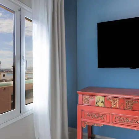Ocean View 2 Bedrooms Flat - Air Conditioning & Free Parking & Wi-fi Daire